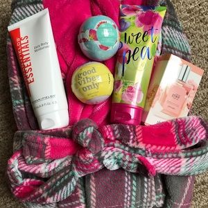 Bath and body bundle